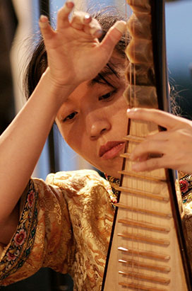 LINGLING YU – Pipa lute ‒ China